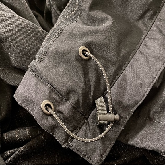 Lululemon Lightweight Water Resistant Jacket - Picture 13 of 16